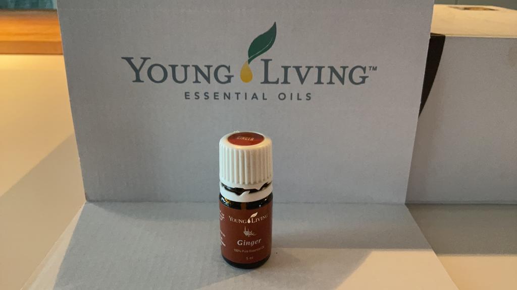 Young Living Ginger 5 ml 1/2 vol, Ophalen of Verzenden, Gebruikt, Aroma