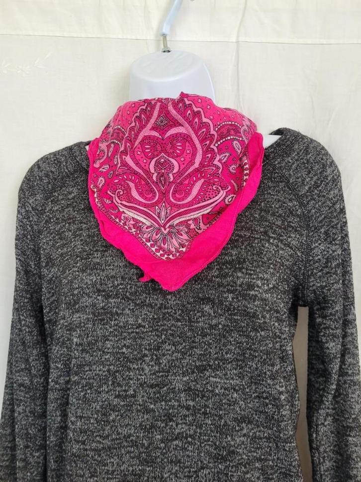 Mooie roze katoenen sjaal 52x52, Kleding | Dames, Mutsen, Sjaals en Handschoenen, Zo goed als nieuw, Sjaal, Ophalen of Verzenden