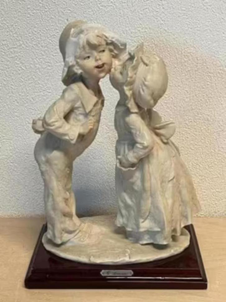 ANTIEK/VINTAGE! Giuseppe Armani beeld shy kiss BIEDEN, Antiek en Kunst, Antiek | Overige Antiek, Ophalen of Verzenden