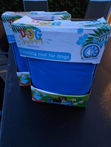 2 nieuwe koelmatten voor een hond beschikbaar voor biedingen