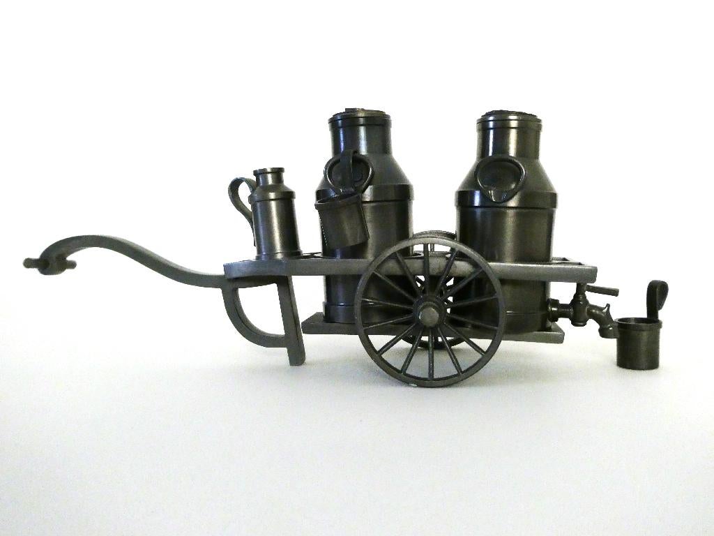 Decoratieve melkkar kar van tin met melkbussen, Ophalen of Verzenden