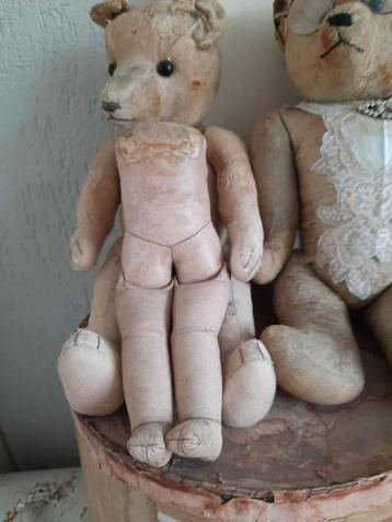 Mooi oud leren poppenlijfje. beschikbaar voor biedingen