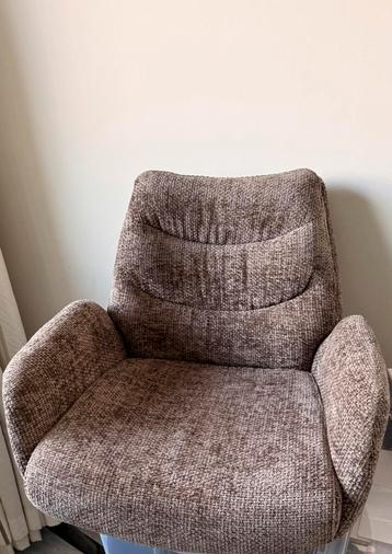 Barkruk zitplaats beschikbaar voor biedingen