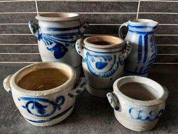 Keulse potten beschikbaar voor biedingen