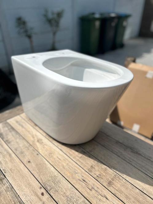 Galvano LavigoToilet, Doe-het-zelf en Verbouw, Sanitair, Nieuw, Toilet, Ophalen