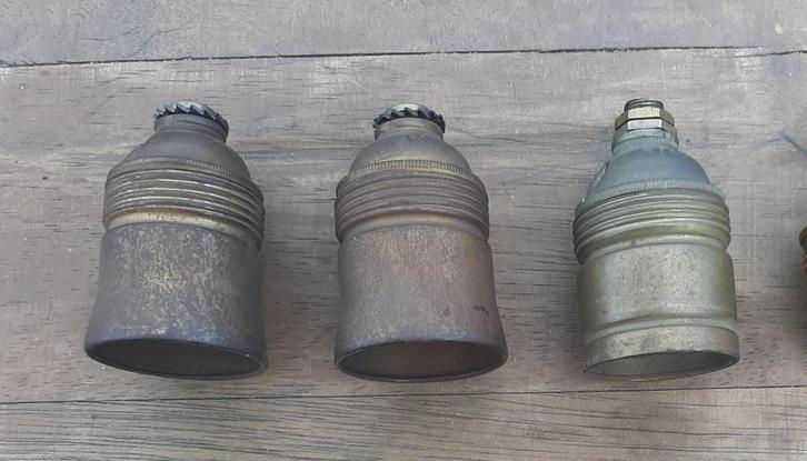 3 Retro Vintage Oude Klassieke Geaarde Messing Fittingen, Antiek en Kunst, Antiek | Lampen, Ophalen