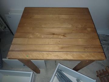tafeltje / speeltafeltje hout beschikbaar voor biedingen