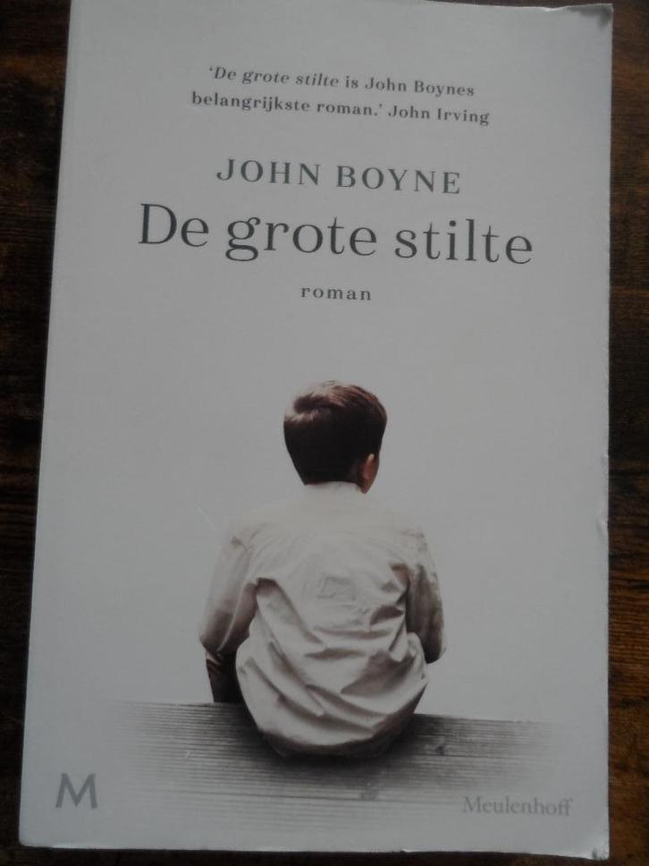 John Boyne - De grote stilte, Boeken, Romans, Zo goed als nieuw, Ophalen of Verzenden