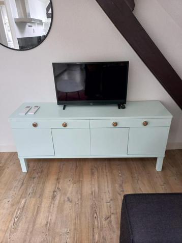 Ikea tv kast ZONDER KNOPPEN beschikbaar voor biedingen