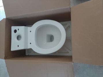 Witte WC van vidaxl met afvoer achter incl WC bril