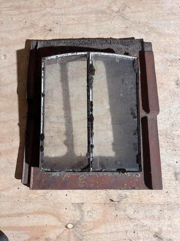 2 Oude dakramen van oude boerderij, Doe-het-zelf en Verbouw, Glas en Ramen, Gebruikt, Dakraam, Minder dan 80 cm, Ophalen of Verzenden