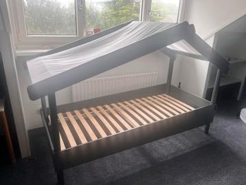 Kinderbed grijs 90x200 - Prima Conditie! beschikbaar voor biedingen