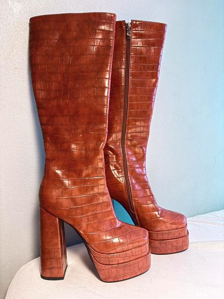 Nieuwe crocolaarzen maat 36, Kleding | Dames, Schoenen, Zo goed als nieuw, Hoge laarzen, Zwart, Ophalen of Verzenden