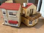 Sylvanian family landhuis inclusief meubelen en poppetjes, Ophalen of Verzenden, Zo goed als nieuw