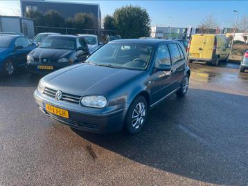 Volkswagen Golf 1.6 77KW 2003 Blauw met nieuwe apk  beschikbaar voor biedingen