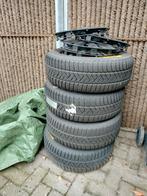 Pirelli Winterbanden op Stalen Velg, Auto-onderdelen, Banden en Velgen, 215 mm, 16 inch, Banden en Velgen, Winterbanden