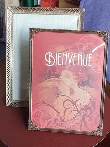 Antieke  Fotolijsten, een met bol glas beschikbaar voor biedingen