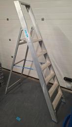 Solide Bordes trap / ladder 6 treden Sta hoogte 150cm, Ophalen, Zo goed als nieuw, Info@solide.com., Solide NV Senatorlaan 12 3201 Aarschot.