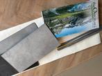 Click Tegel Betonlook Grijs  2 m2 + 5x plakplinten, Doe-het-zelf en Verbouw, Ophalen, Nieuw, Minder dan 5 m², 20 tot 40 cm