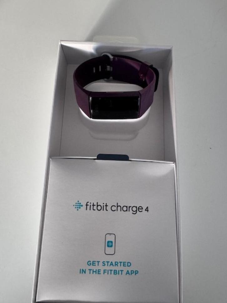 Fitbit Charge 4, Sieraden, Tassen en Uiterlijk, Activity trackers, Zo goed als nieuw, Android, Paars, Waterdicht, Ophalen of Verzenden