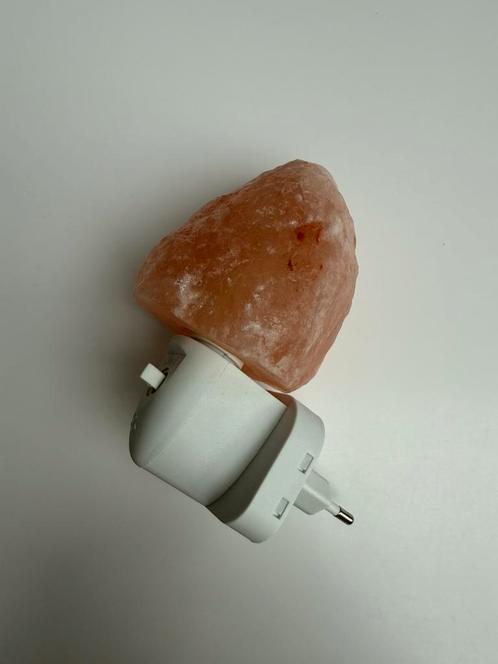 Himalayazout nachtlamp voor stopcontact - Rotsje, Huis en Inrichting, Lampen | Overige, Zo goed als nieuw, Ophalen of Verzenden