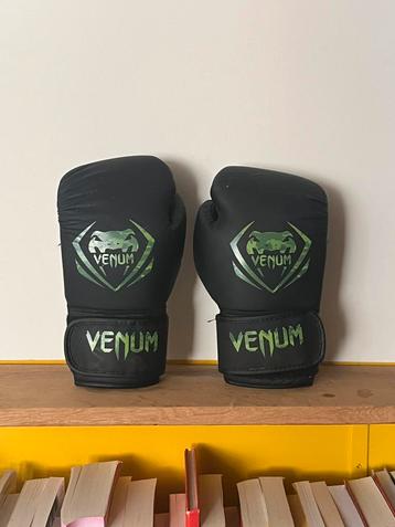 Venum 12oz Bokshandschoenen | vechtsport beschikbaar voor biedingen