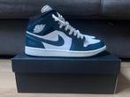 Nike Air Jordan 1 Mid Dark Teal, Blauw, Ophalen of Verzenden, Nike Air Jordan, Sneakers of Gympen