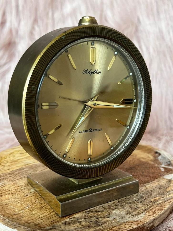 Oude alarmclock van rhythm alarm 2 jewels, Antiek en Kunst, Antiek | Klokken, Ophalen of Verzenden