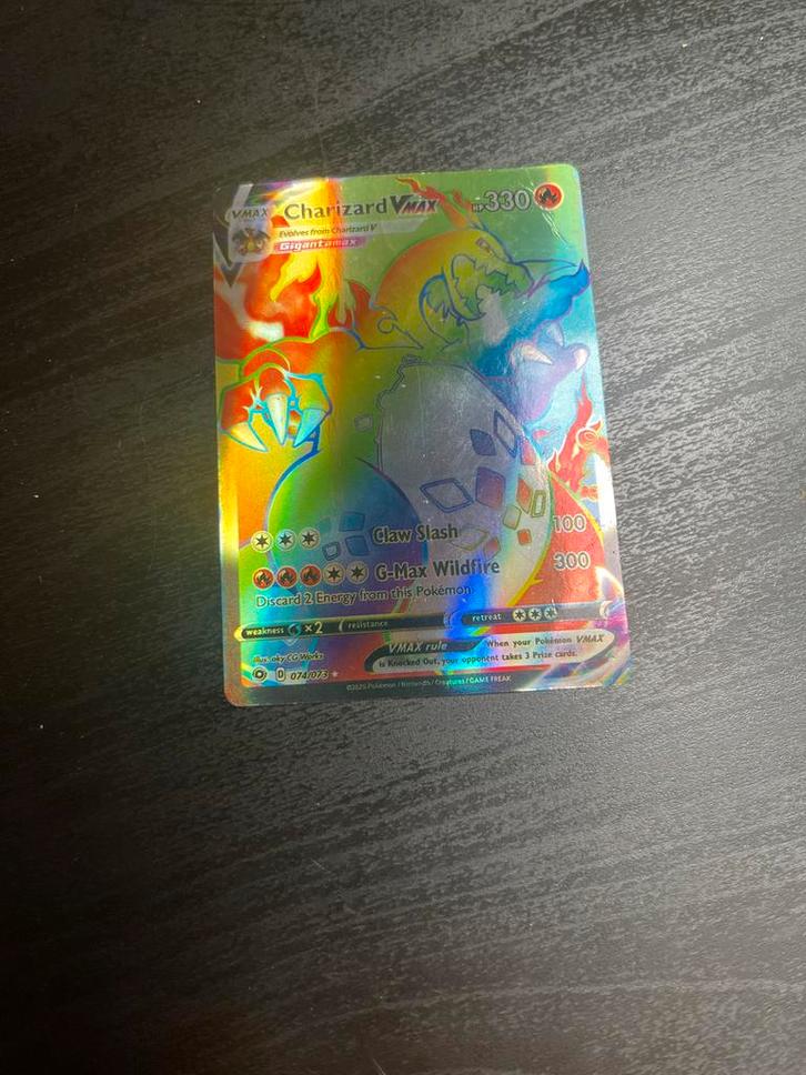 Charizard VMAX Rainbow - Prachtige Pokémonkaart!, Hobby en Vrije tijd, Verzamelkaartspellen | Pokémon, Zo goed als nieuw, Losse kaart