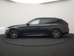 BMW 5 Serie Touring 530e M Sport Plug In Hybrid 293pk Dealer, Auto's, BMW, Automaat, 1998 cc, Gebruikt, Zwart