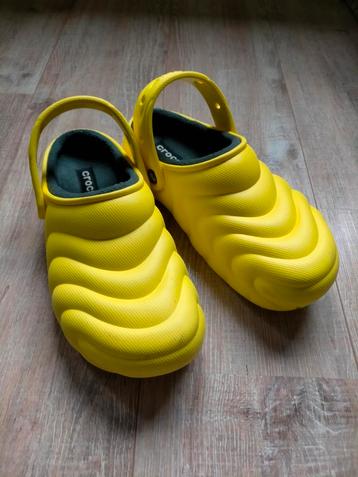 Crocs Classic Lined Overpuff Clog maat 9/11 41/42 geel beschikbaar voor biedingen