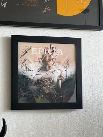 Epica omega gesigneerd beschikbaar voor biedingen