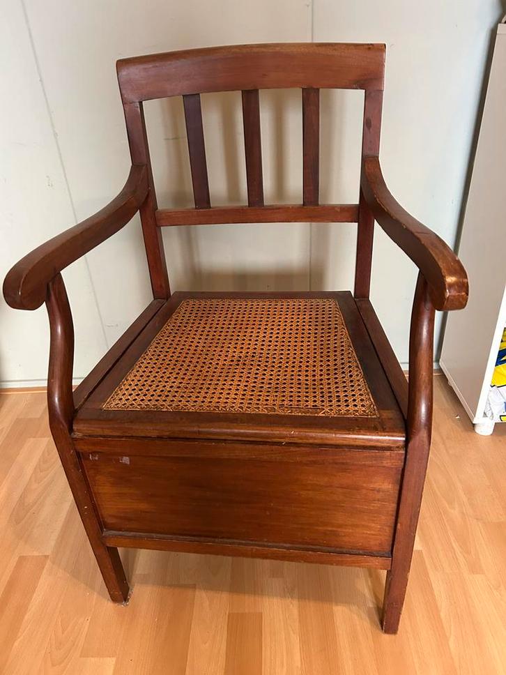Antieke houten po-stoel met opbergruimte, Antiek en Kunst, Antiek | Meubels | Stoelen en Banken, Ophalen