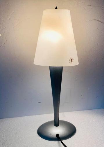 Ikea tafellamp met wit glazen kap beschikbaar voor biedingen