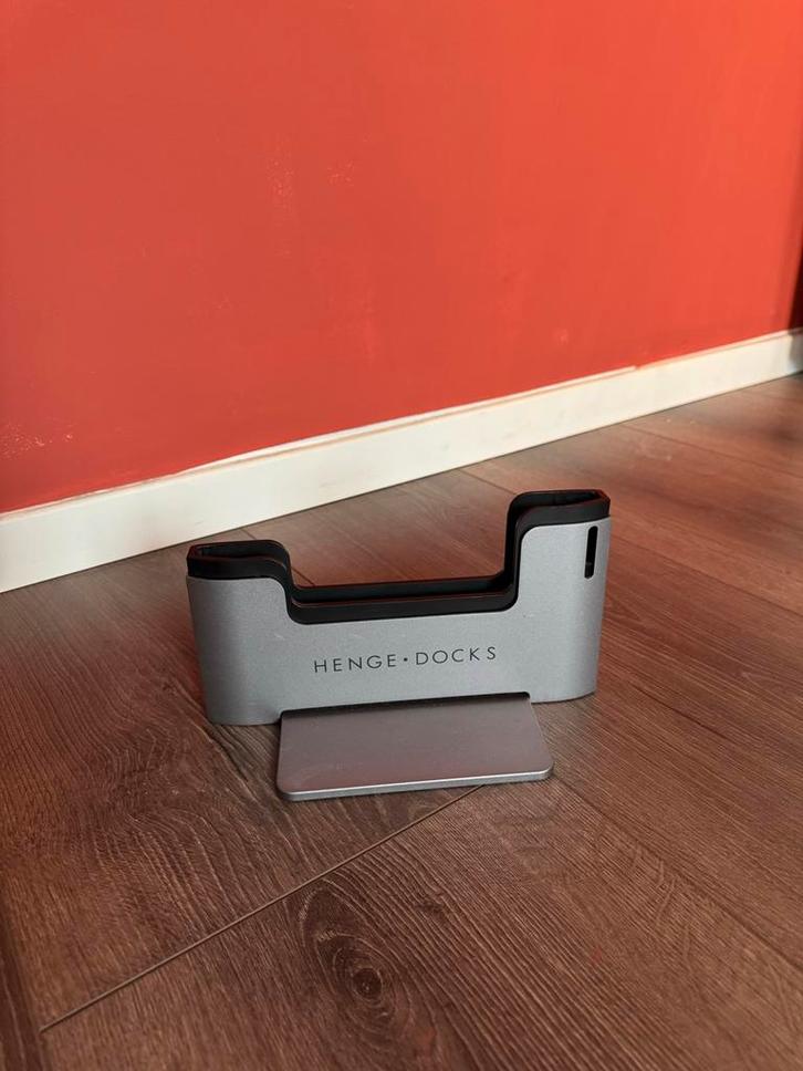Henge Docks Docking Station Macbook Pro 13" Touch Bar, Computers en Software, Dockingstations, Zo goed als nieuw, Docking station