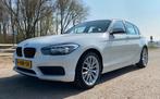 BMW 1-Serie 118i Advantage (136 PK), 1-Serie, 1280 kg, Zwart, Wit