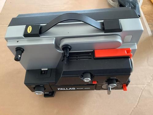 Pallas SMP 400 filmprojector, Verzamelen, Fotografica en Filmapparatuur, Projector, 1960 tot 1980, Ophalen of Verzenden