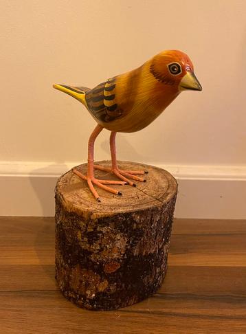 Handgemaakte houten vogeltje op stam - geel/oranje/zwart  beschikbaar voor biedingen