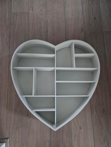 Letterbak vakjeskastje kastje hout wit hart NIEUW
 beschikbaar voor biedingen