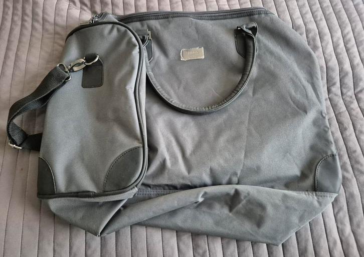 Grijze Boss Holdall - Nieuwstaat!, Sieraden, Tassen en Uiterlijk, Tassen | Reistassen en Weekendtassen, Zo goed als nieuw, Grijs