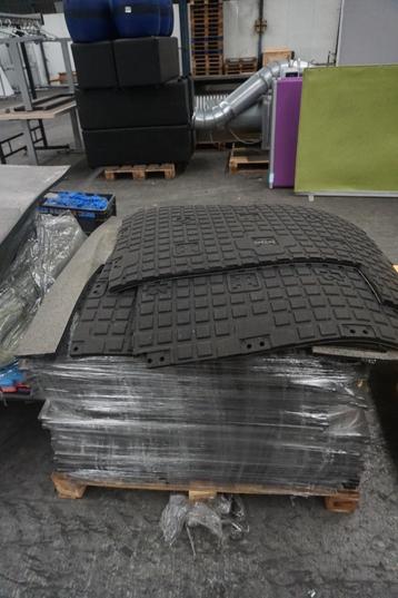 Pallet: Stukken Rubberen tegel tegels matten zwembad stalmat beschikbaar voor biedingen