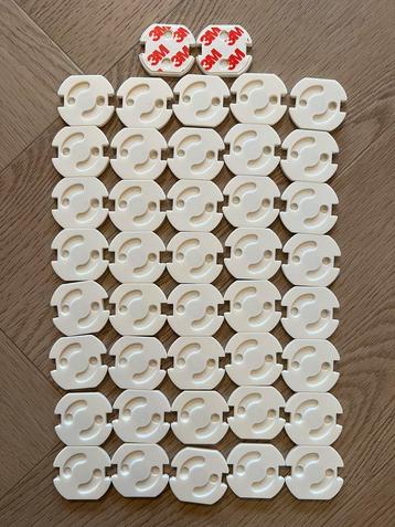 42 stuks 3M stopcontact beschermers beschikbaar voor biedingen