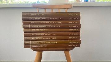 Beroemde musea van de wereld-het spectrum beschikbaar voor biedingen