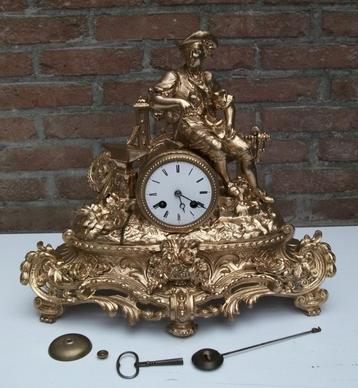 Antieke brons vergulde Pendule uit 1806 beschikbaar voor biedingen