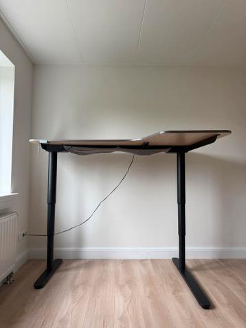 IKEA Bekant electronisch Zit-Sta Hoekbureau - afbeelding 4