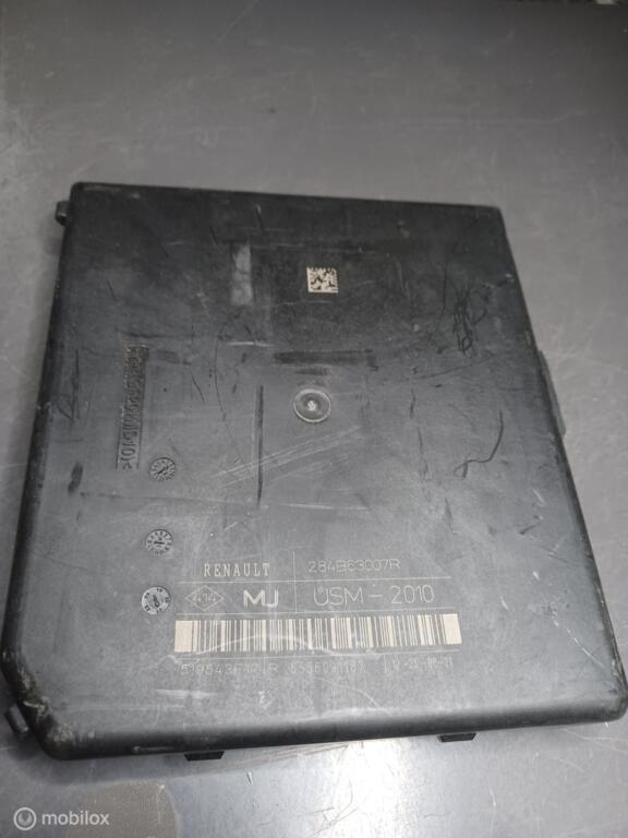 Zekeringenkast motorruimte Renault Master bestel 284b63007r, Auto-onderdelen, Elektronica en Kabels, Renault, Gebruikt, Ophalen of Verzenden