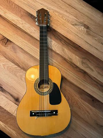 Paloma kindergitaar beschikbaar voor biedingen