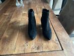 Zwarte Suède Laarsjes Marco's Nalini Maat 39, Kleding | Dames, Schoenen, Ophalen of Verzenden, Zo goed als nieuw, Zwart, Lage of Enkellaarzen