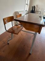 Vintage Schoolbankje met 2 Stoeltjes, hout en metalen poten, Antiek en Kunst, Antiek | Meubels | Tafels, Ophalen