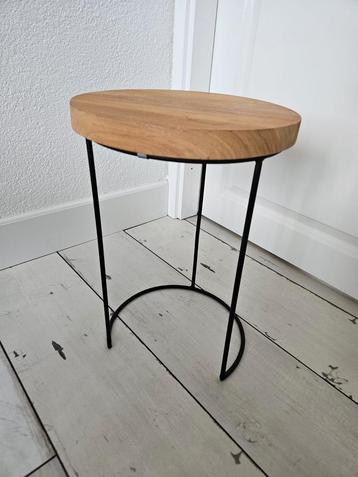 houten bijzettafel 2 stuks beschikbaar voor biedingen